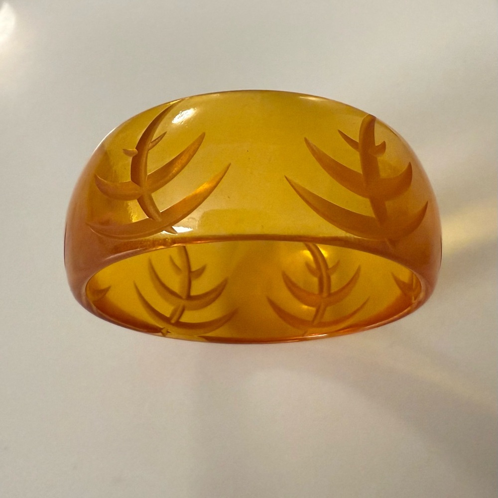 Carved Apple Juice Bakelite Bangle Bracelet. Opportunity Add To Your Collection